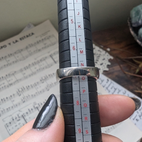 Bold Silver Ring with Gemstone and Textured Band - Picture 8 of 9